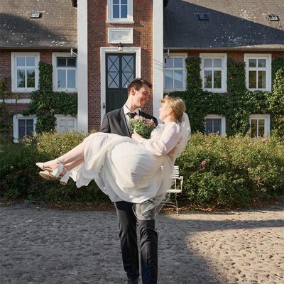 Bryllupsfotografi af par taget af fotograf i Danmark